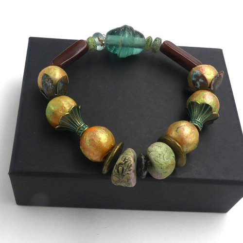 Bracelet rustique en perles de céramique, verre et laiton bronze - élégance artisanale - bracelet élastique