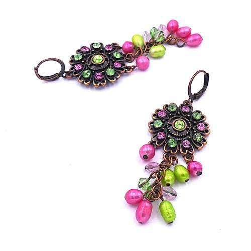 Boucles d'oreilles pendantes, colorées, strass, métal cuivré, verre et perles nacrées