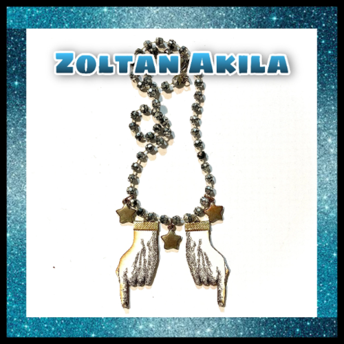 Collier mains en bois