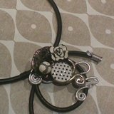 Bijoux sur le chemin de l ecole