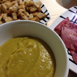 Soupe de pois cassés