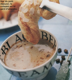 croissant aux amandes