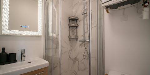 Salle de bain et wc privatifs