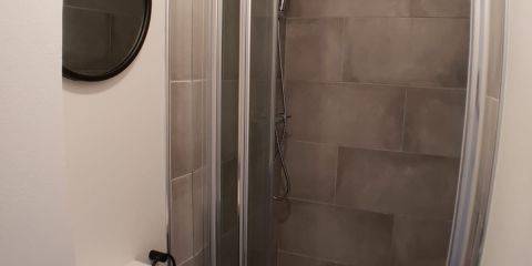 Salle d'Eau privative Chambre Grise