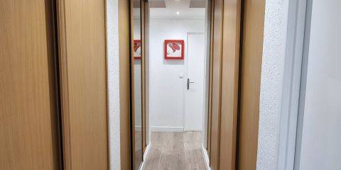 Couloir avec placards
