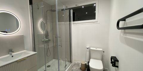 Salle d'eau et WC privatifs