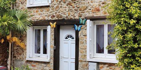 Façade avant porte d'entrée
