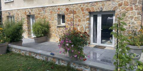 VUE TERRASSE et ENTREE