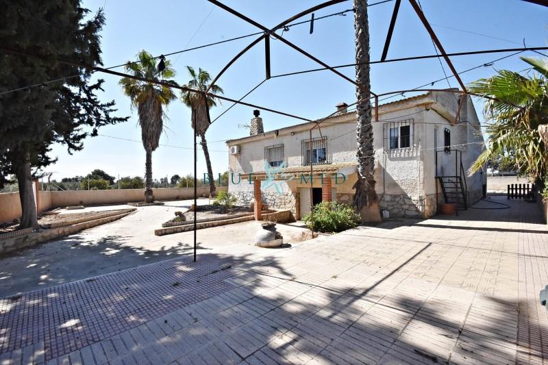 Casa con terreno en Alhama de Murcia