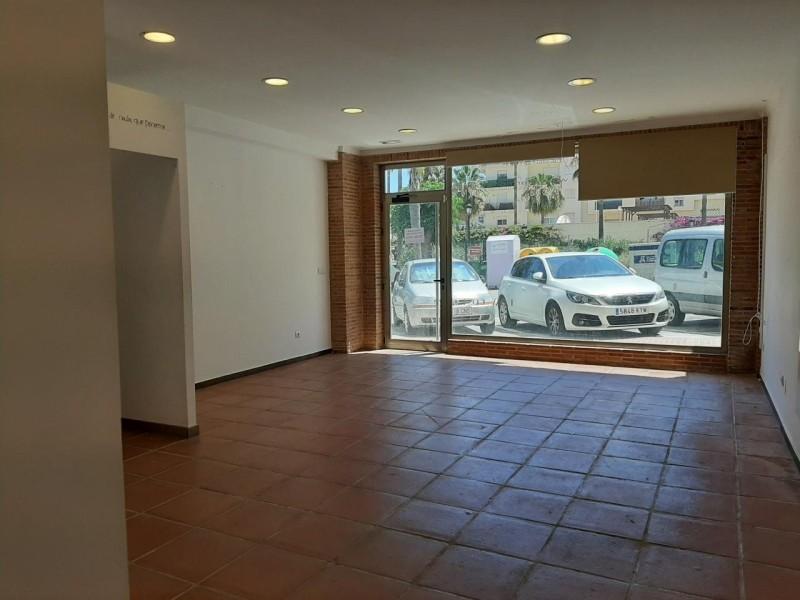 Locale in vendita a San Luis de Sabinillas - NBR-PMAMAP2DM26