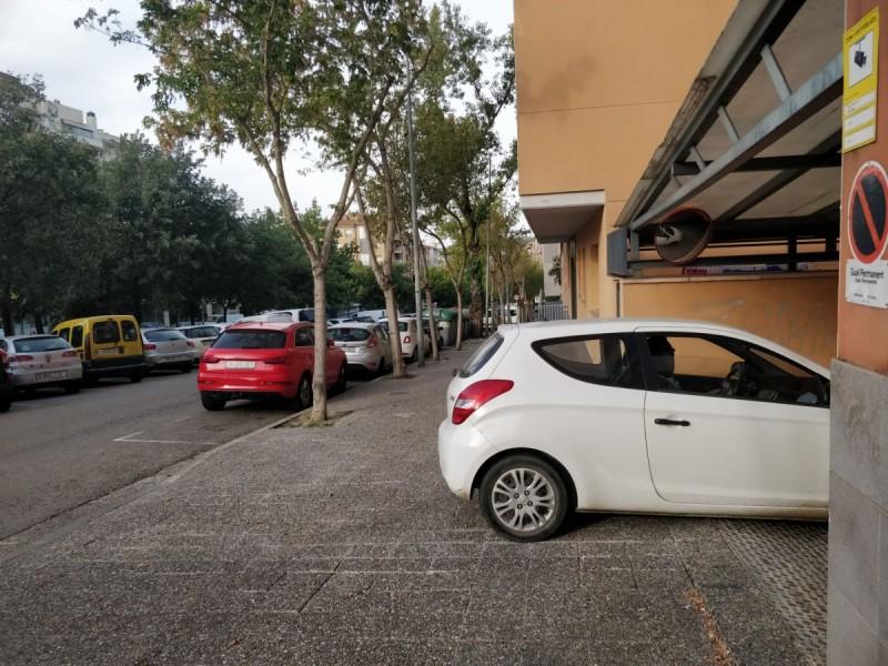 Autotalli vuokrattavana Girona - LTH-550