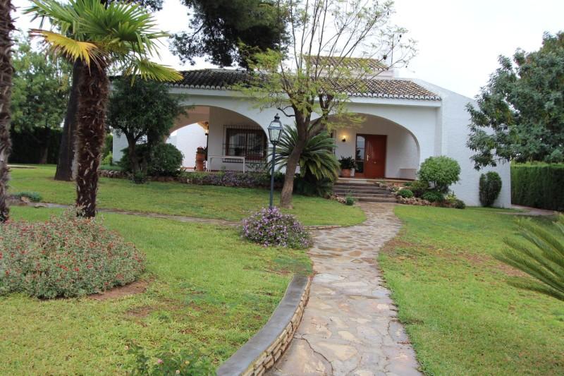 Chalet to rent in Zona El Vedat-Santa Apolonia, Torrent - MUV-1329