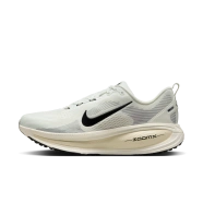 Nike sur route Vomero 18 Blanc
