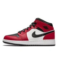 Air Jordan 1 Mid "Chicago Black Toe"