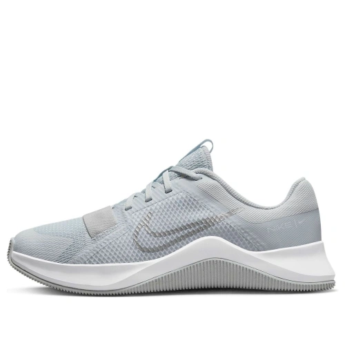 Nike (WMNS) MC Trainer 2 'Pure Platinum Metallic Silver'