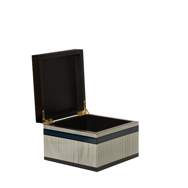 Jewelry box Esmee, W17 x D17 x H12 cm - Lacquered wood - image 1
