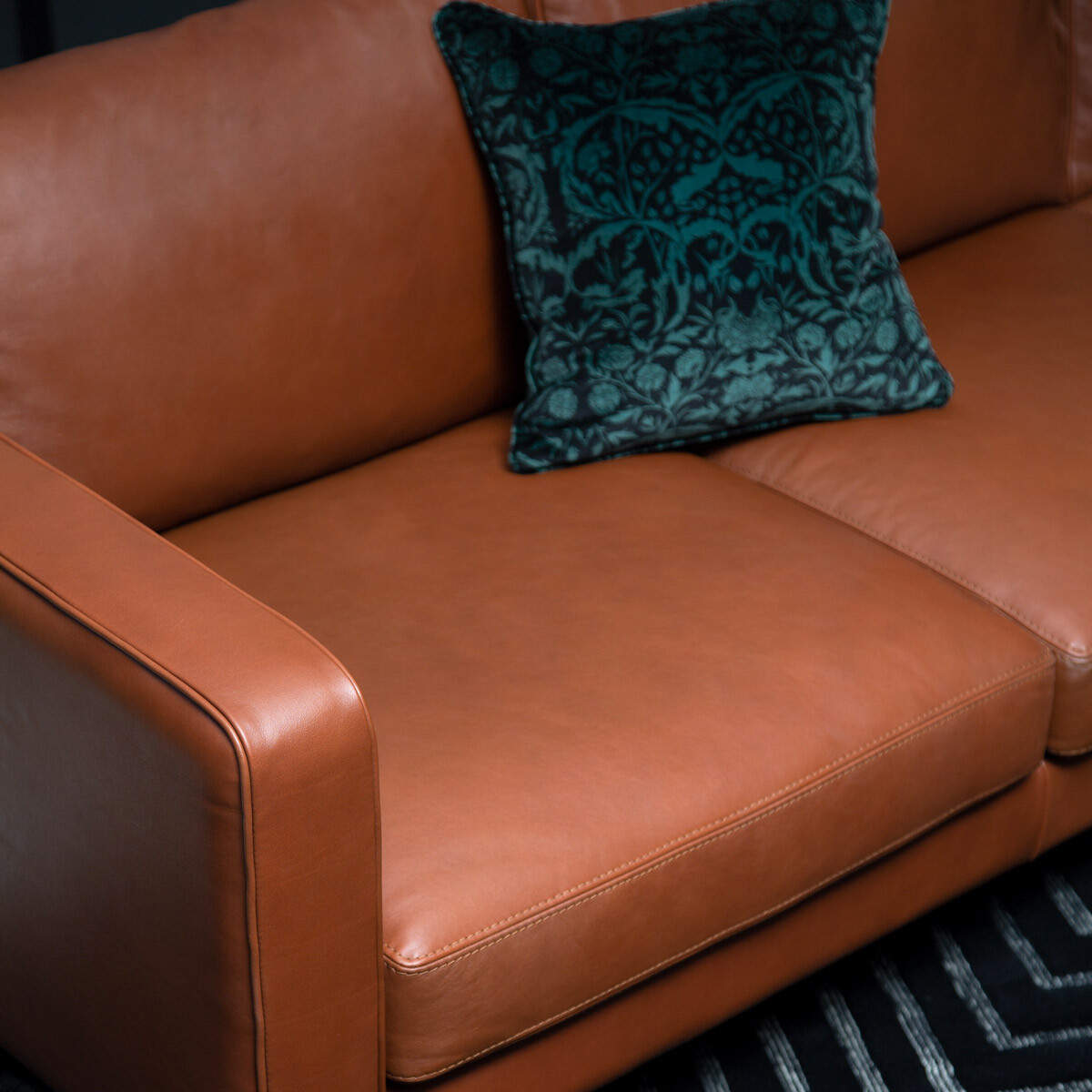 Sofa Noa, L230 x P90 x H75 cm / Leather - Wood - image 2