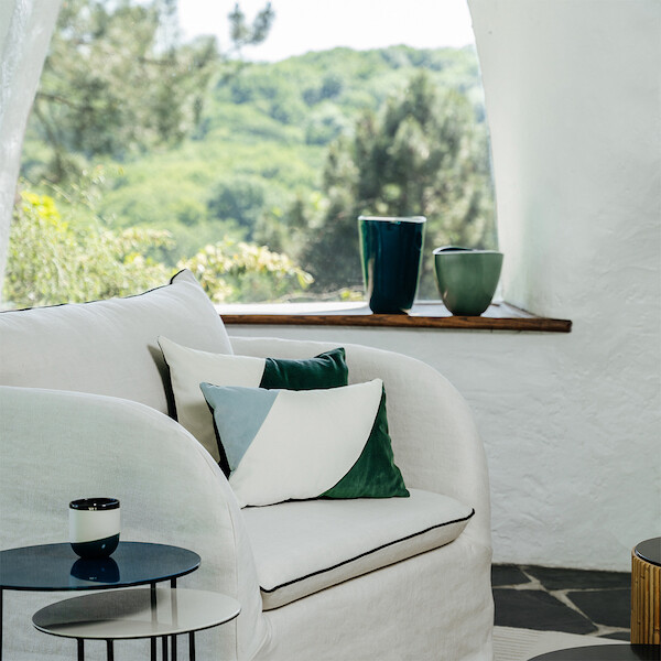 Lounge Amchair Riviera, White / Black - H80 x W110 x D92 cm - Wood / MSL tissue - image 2