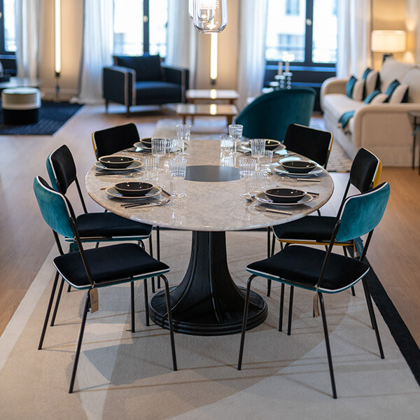 Table Haute à Manger Ovale Riviera, Blanc / Noir - ⌀199 x H74 cm - Marbre de Carrare / Rotin - image 2