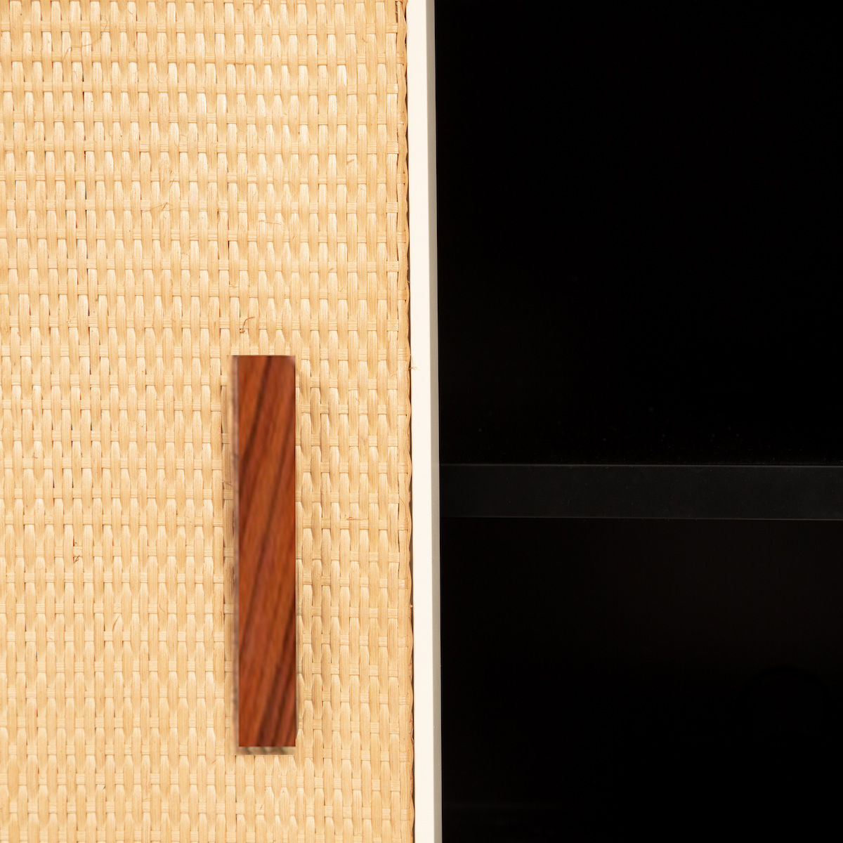 TV Cabinet Essence, Black / Ivory - L140 x W50 x H42 cm - Lacquered wood / Rattan / Steel - image 3
