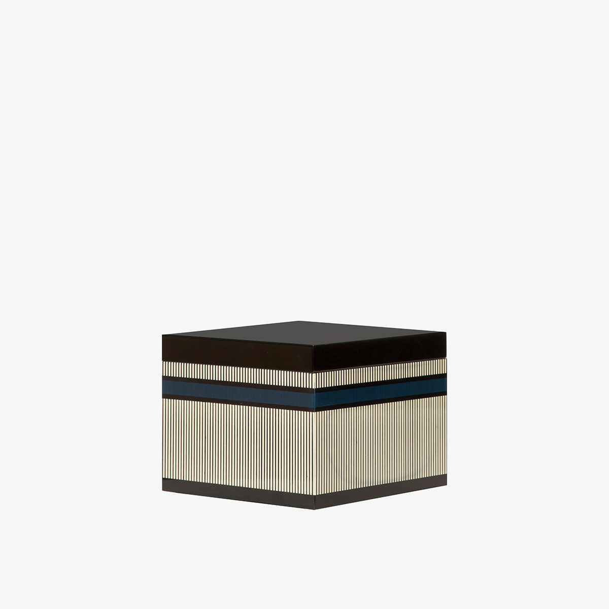 Box Esmee, W15 x D15 x H10 cm - Lacquered wood - image 1