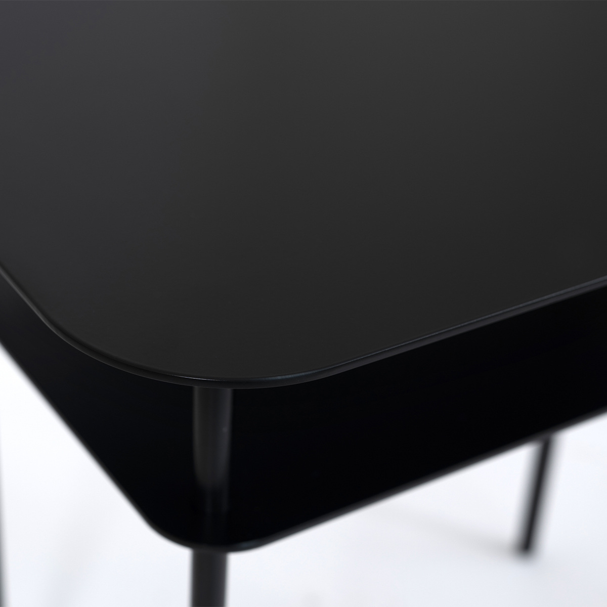 Side table Kara, Black Radish - L60 x L40 x H55 cm - Raw steel Powder coated - image 3