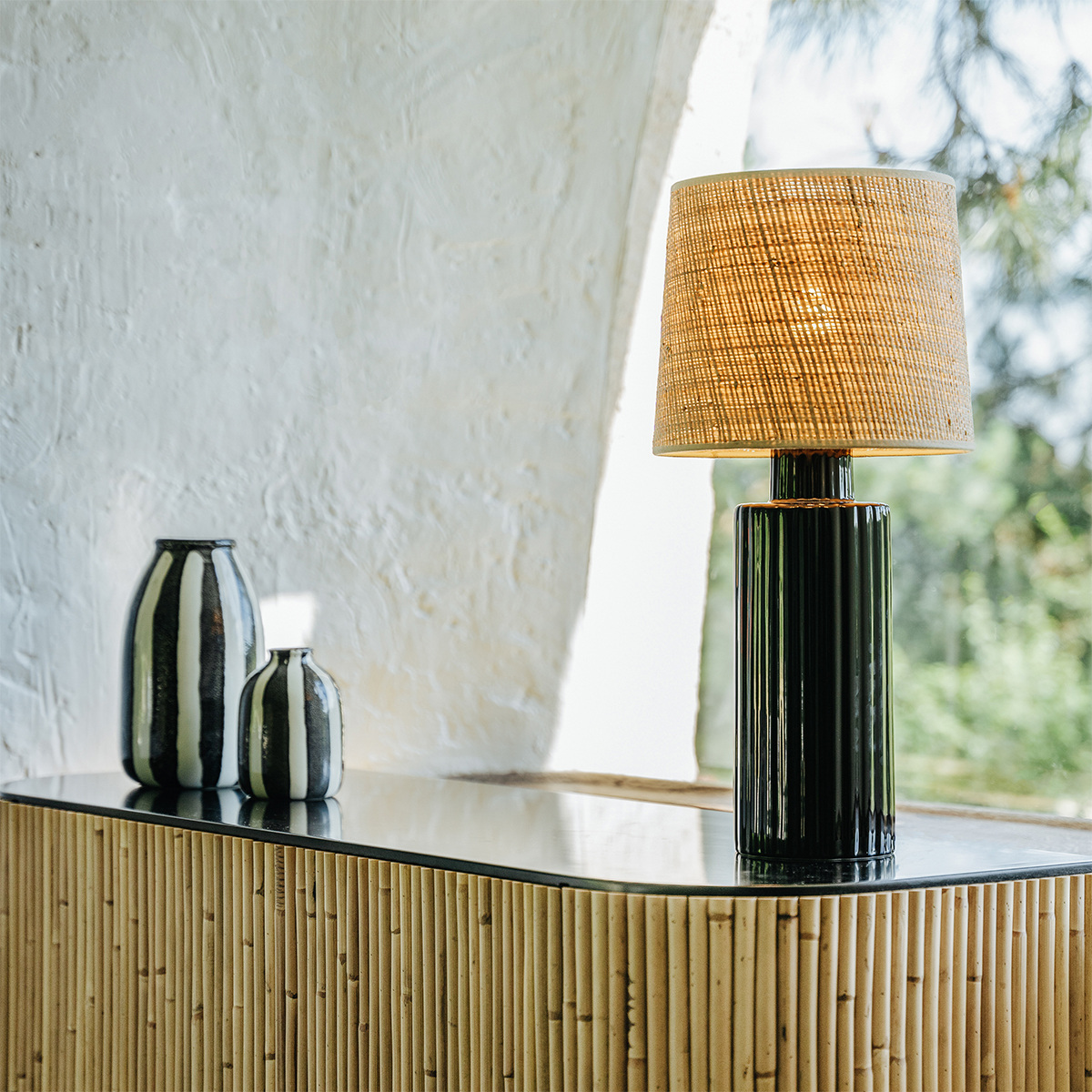 Lampe à poser Portofino, Vert - H54 cm - Céramique / Abat-jour Rabane - image 4