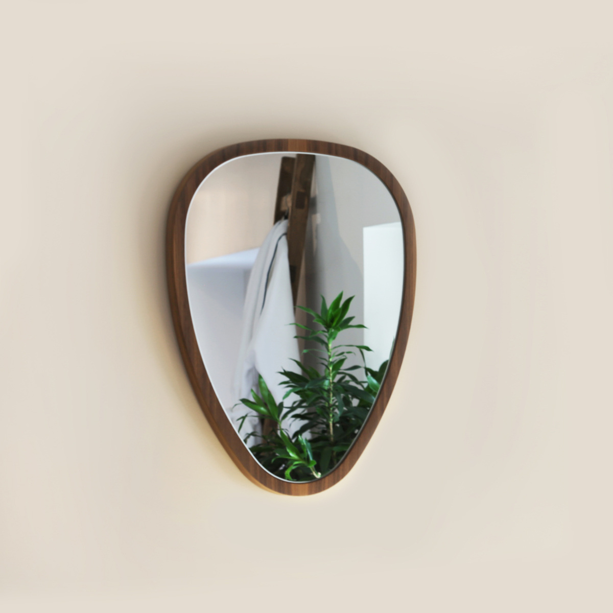 Mirror Ovo, Walnut - H75 cm - Walnut oiled   - image 29