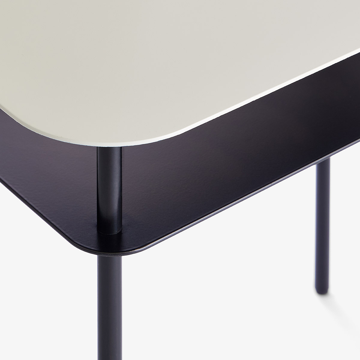 Table d'appoint Kara, Écru - L60 x l40 x H55 cm  - Acier brut Thermolaqué - image 2