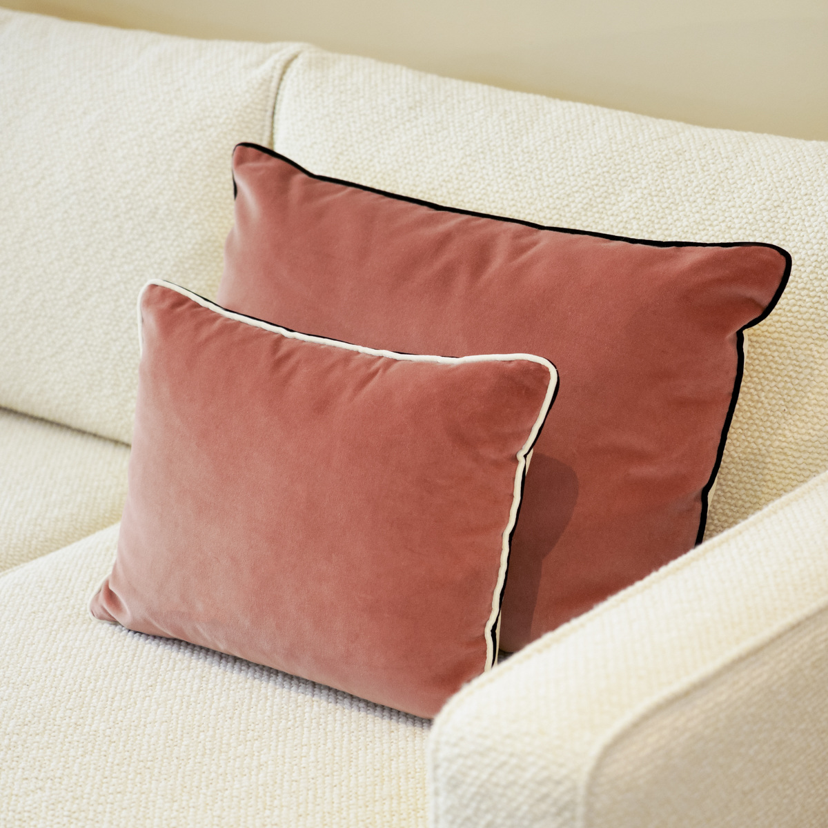 Cushion Double Jeu, Ochre / Jasmine - 55 x 40 cm - Cotton velvet - image 14