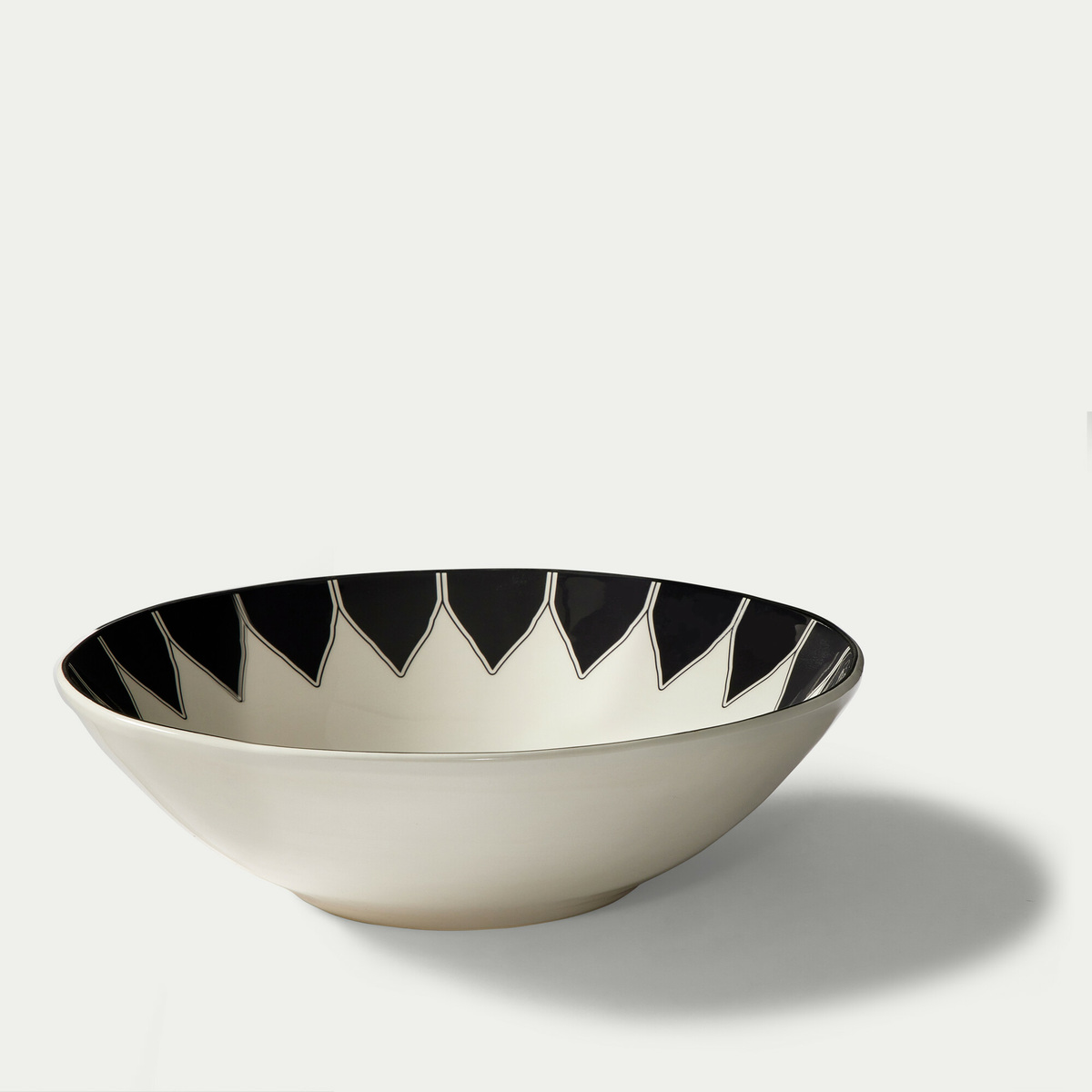 Salad bowl Daria, Black - ⌀32 cm - Ceramic - image 1